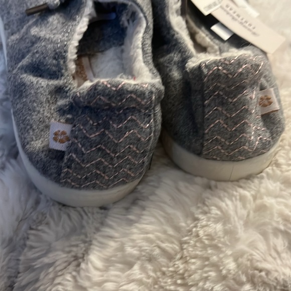 Tommy Bahama grey flannel warm lined sneakers - Picture 5 of 6